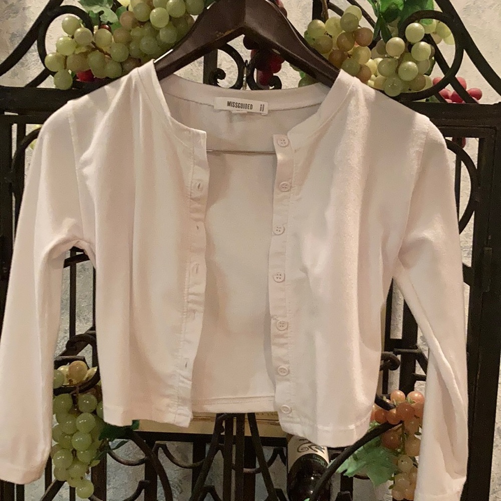 MISSGUIDED WHITE CARDIGAN. Size 2.